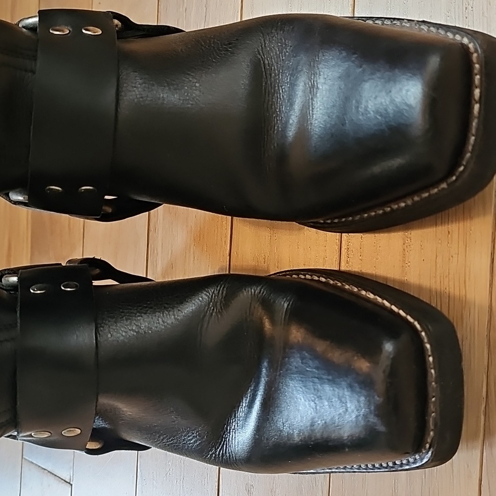 FRYE Black Leather Harnness Boots With Floral Embellishments Size 8M - Picture 16 of 16